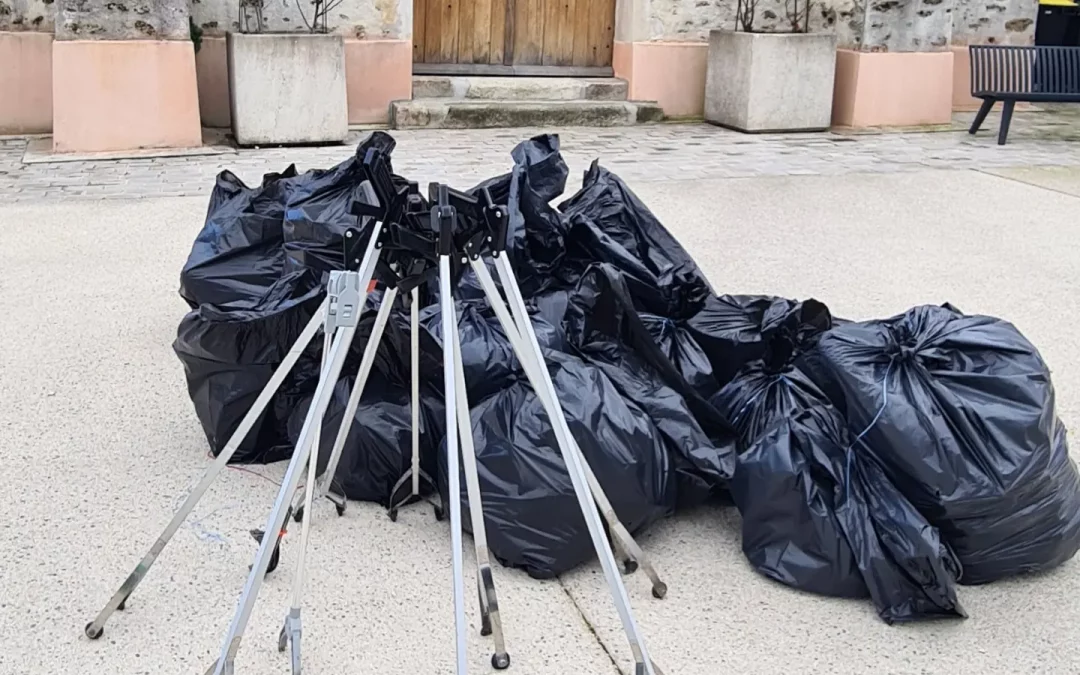 Mars 2023, nettoyage de printemps organisé par « Défi pour l’environnement » : les bénévoles de l’association « Mieux vivre à Villeneuve-Saint-Denis » se rendent dans tous les hameaux du village