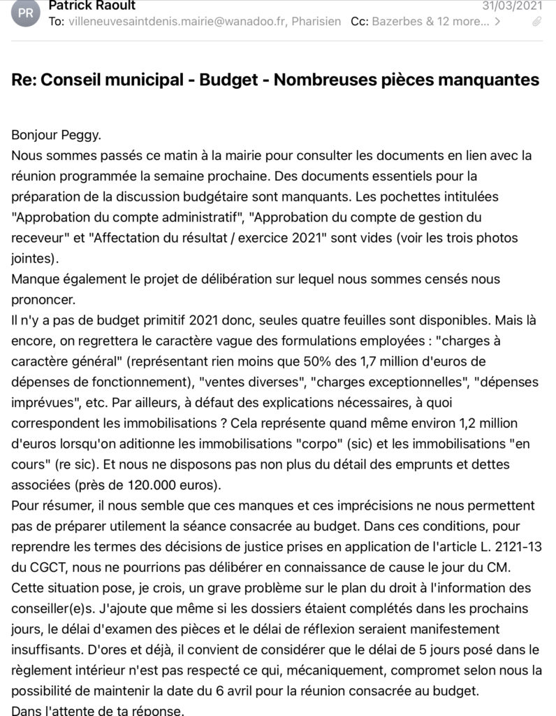 Les pochettes qui auraient du contenir les documents comptables de l'année 2020 étaient vides. Les élu.e.s du groupe d'opposition ont demandé ces documents manquants car ils sont essentiels à la discussion. 