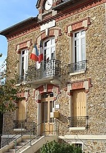 Suivi de dossier. Débat de politique générale prévu par la loi, refus de la Mairie malgré nos relances.