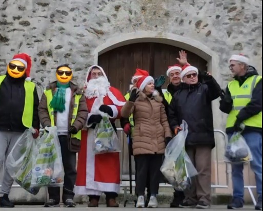 27 décembre 2025 : ramassage de Noël dans Le Bourg et au Domaine de la Brie 🙂